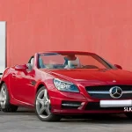 نمای سه‌رخ جلوی مرسدس بنز SLK با طراحی اسپرت و آیرودینامیک